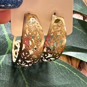 BOGO FREE GOLD LASER CUT CHUBBY HOOPS